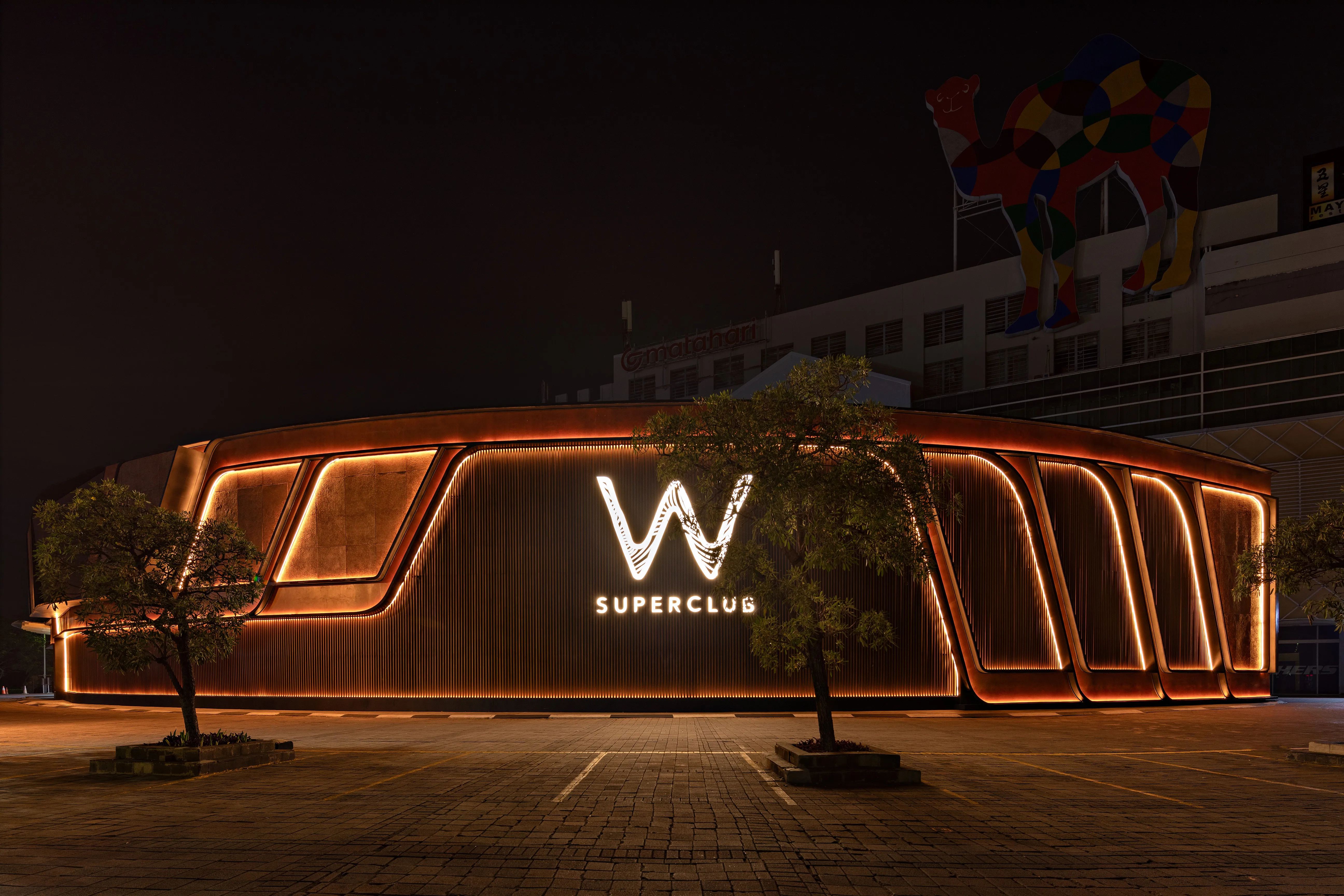 W SUPER CLUB