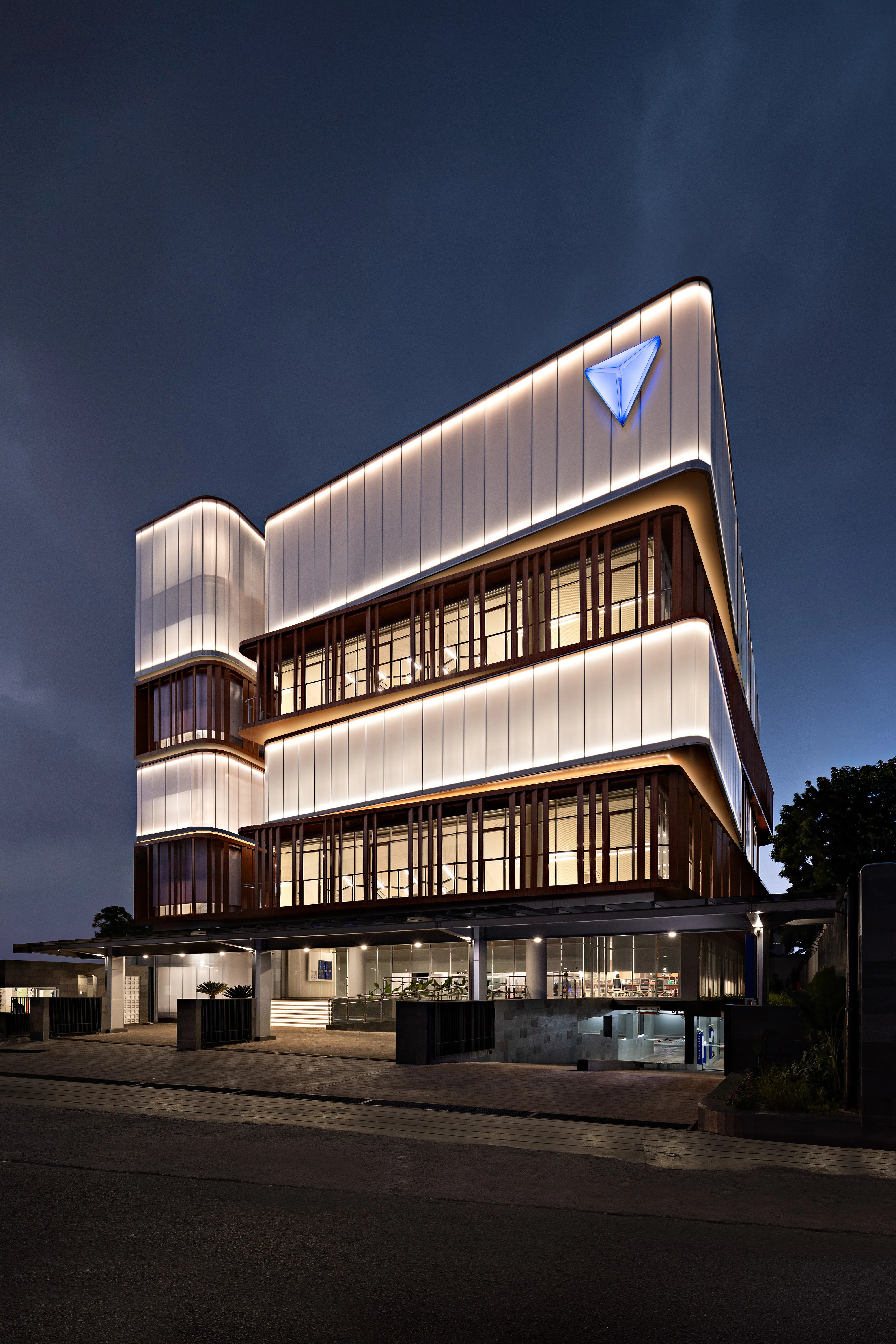 PARAGON CORP HQ